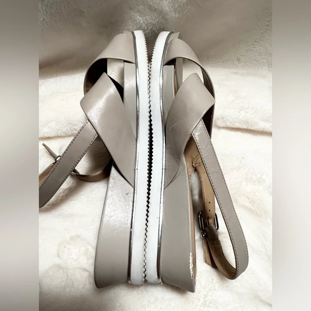 WOMENS SIZE 9.5M TAUPE/LIGHT GRAY ANTONIO MELANI SANDALS